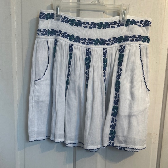 Tory Burch Alexandria embroidered beaded White Skirt with Blue Floral Accents M - Picture 6 of 7
